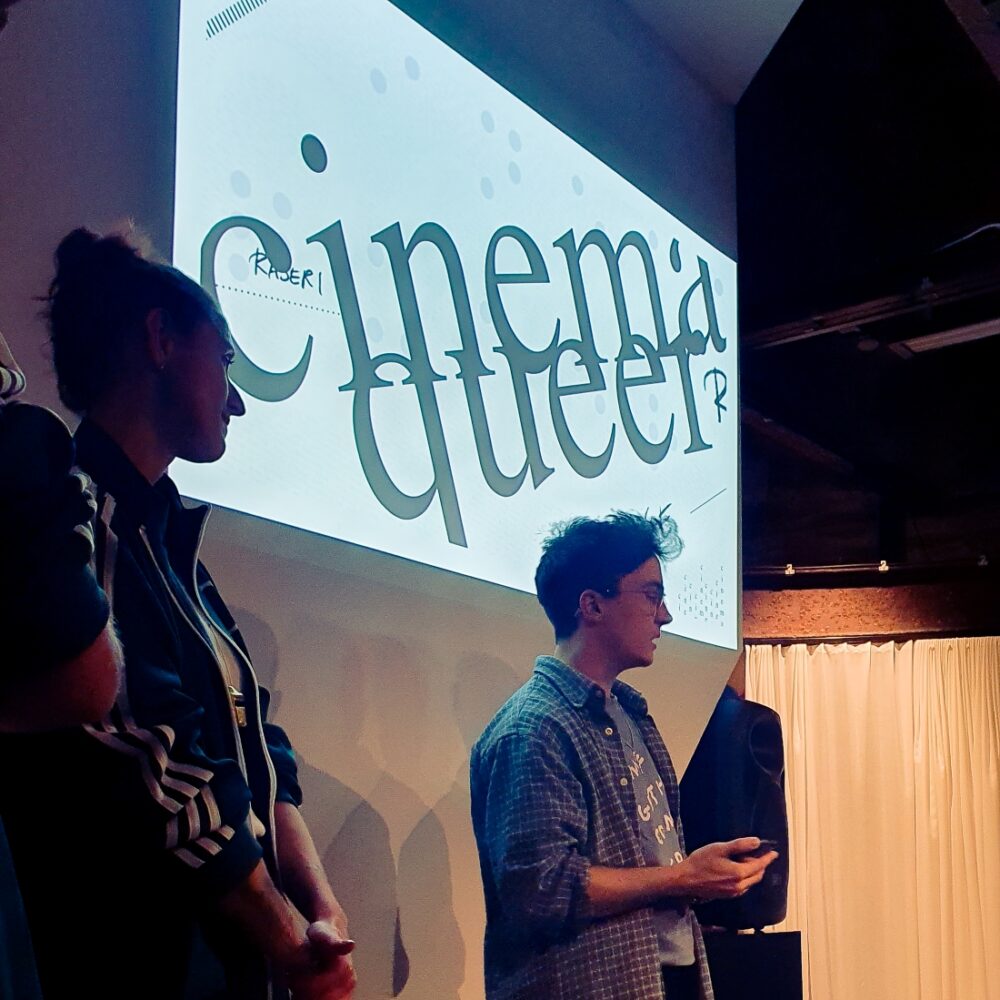 Presentation från SAQMI på filmvisningen i samarbete med Cinema Queer